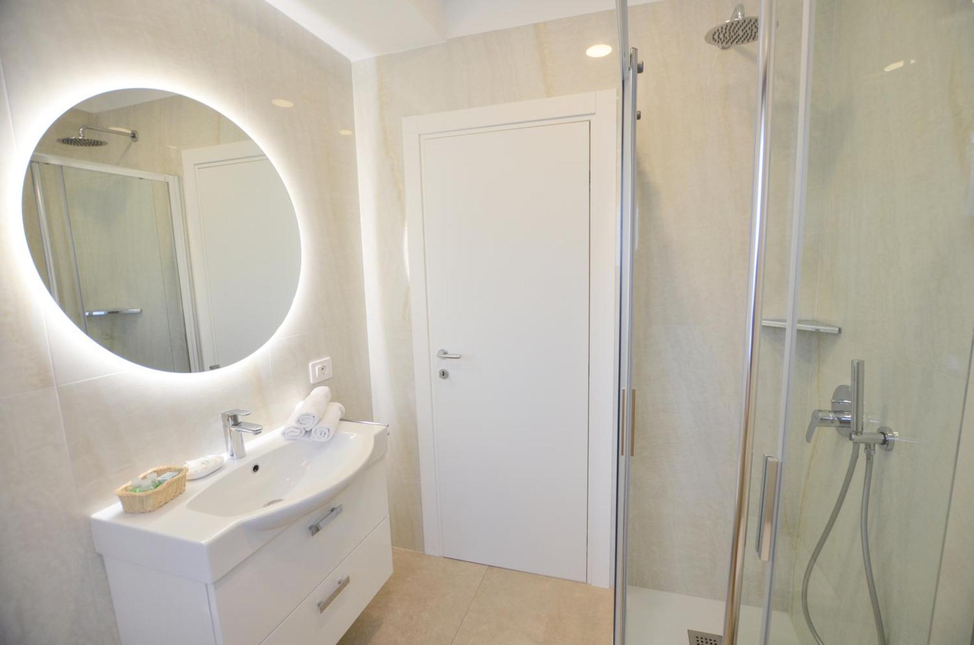 Villa Phoenix - Lake Apartments Ρίβα ντελ Γκάρντα Εξωτερικό φωτογραφία